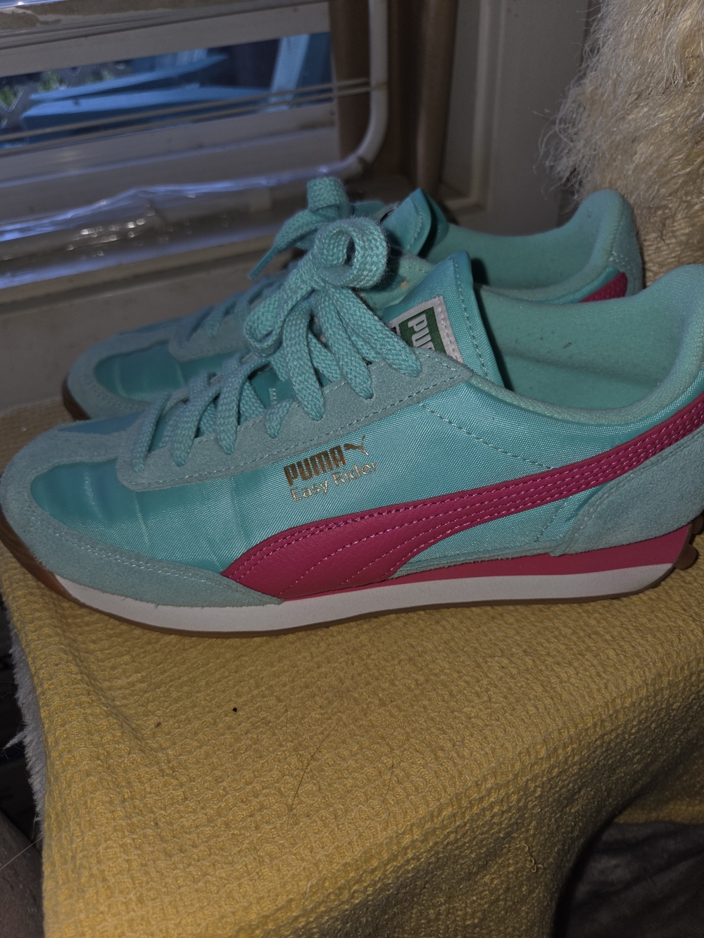 PUMA Women’s Teal & Pink Easy Rider Sneakers